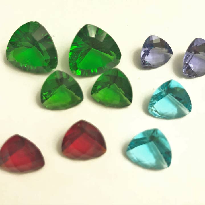 Twan Kee Jewelry - Vendita all'ingrosso Collana con ciondolo/pendaglio - P70808 Mt. Sant'Elenite a forma di trilione di Sant'Elena (8x8mm)3