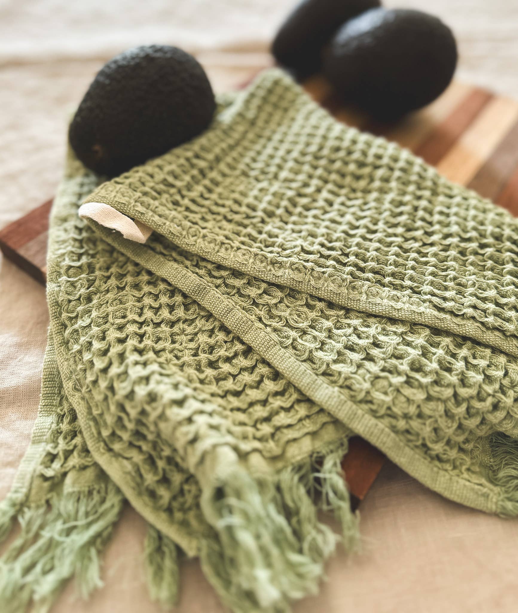 My Kitchen Linens - Wholesale Tea Towel - Set of 2 Waffle Kitchen Towels with Fringes2