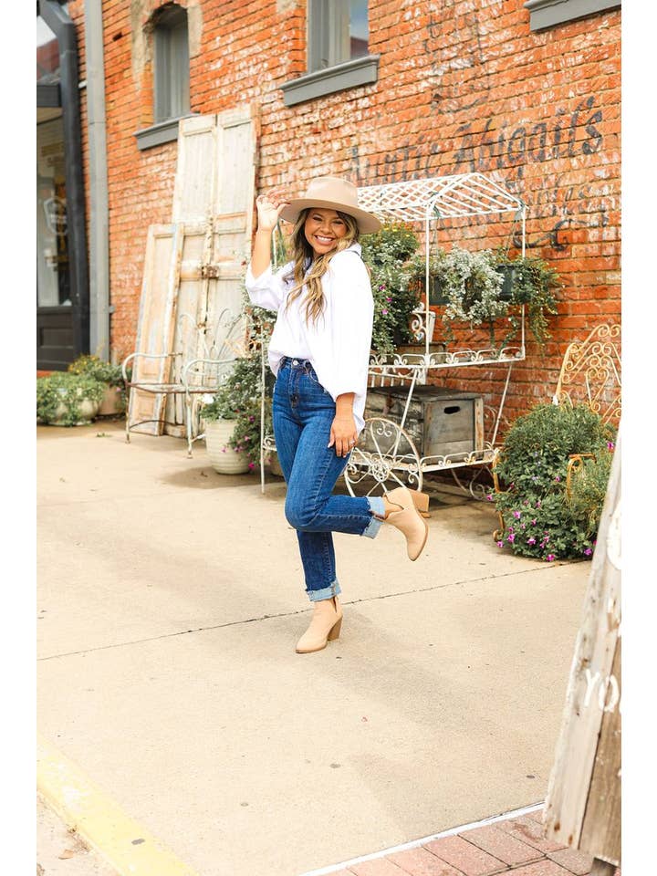 Kathryn Classic Button-Up, White for wholesale on Faire6