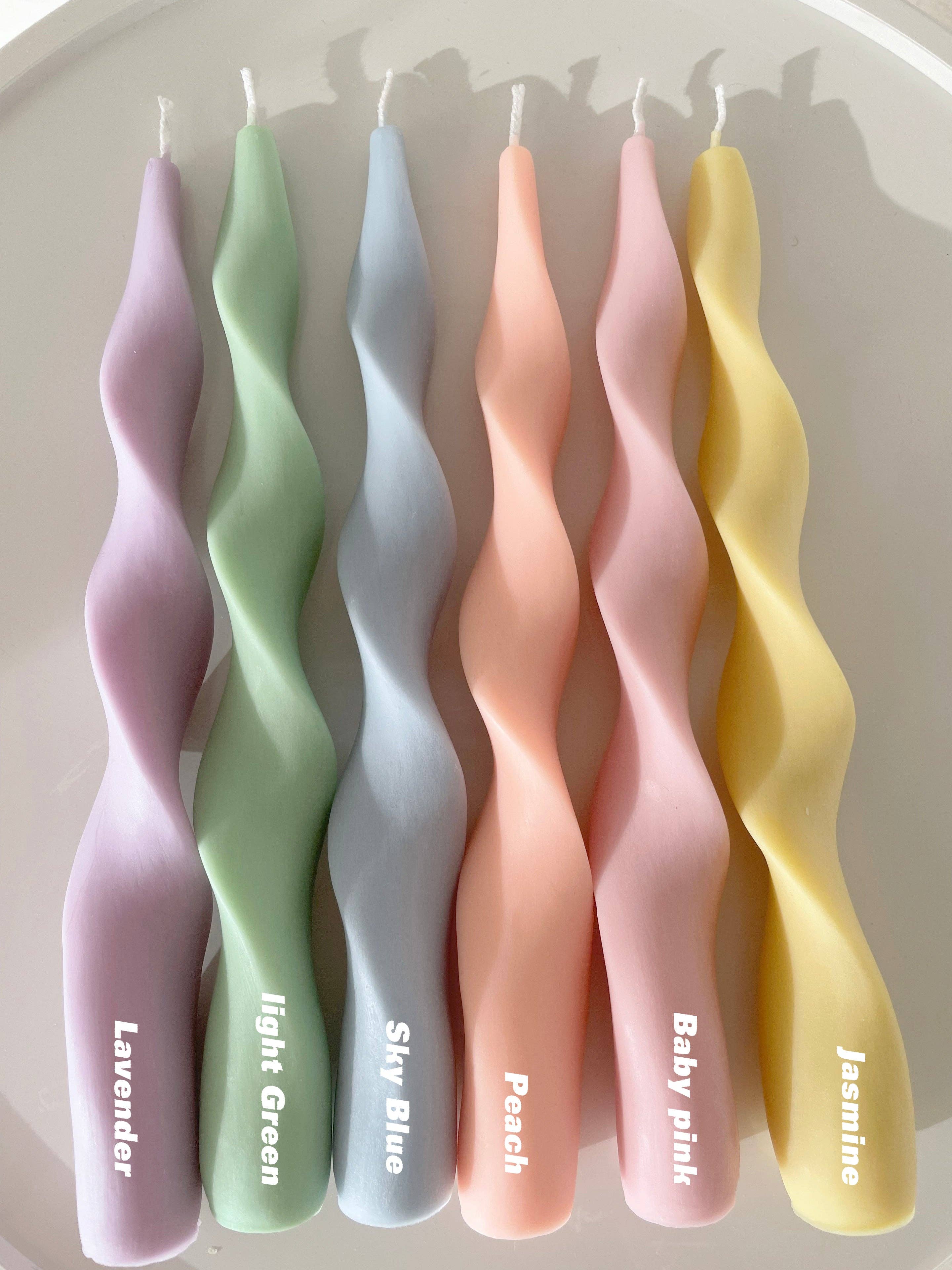 LA AROMA CANDLE CO. – Engroshandel Stearinlys/lysestage – Twist snoet stearinlys 21 cm (et par)2