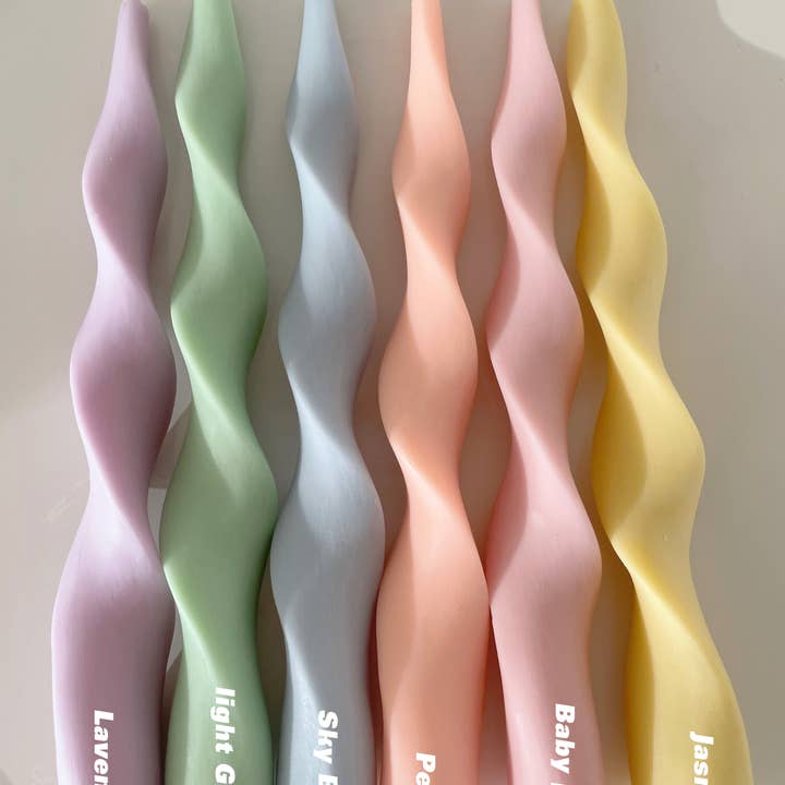 LA AROMA CANDLE CO. – Engroshandel Stearinlys/lysestage – Twist snoet stearinlys 21 cm (et par)2