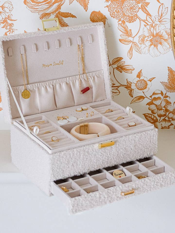 Denise teddy jewelry box for wholesale by Maison Scarlett