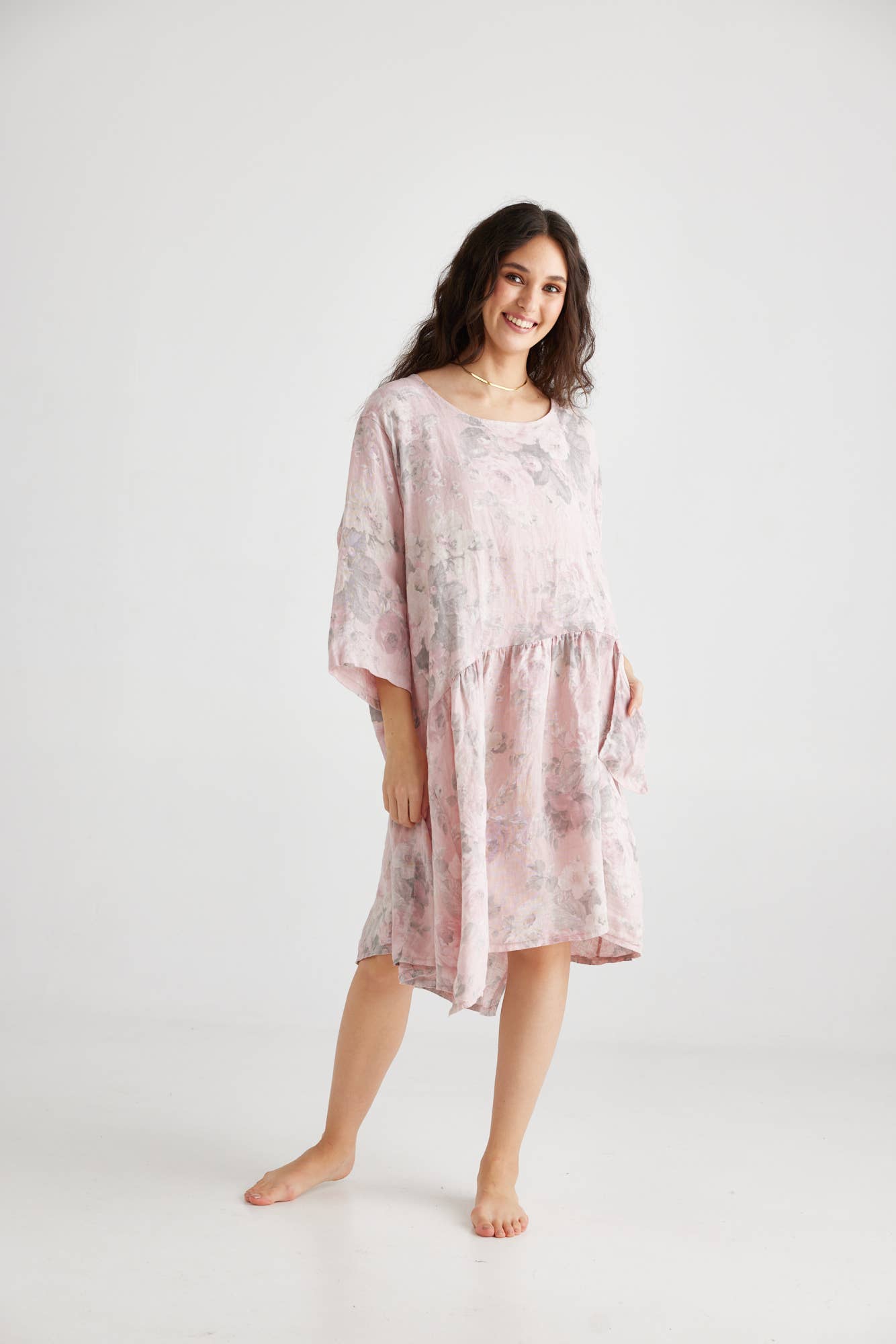 Miss Rose Sister Violet – Engroshandel Kjole - Dame – Dameklæde Clarissa i hør med blomsterprint8