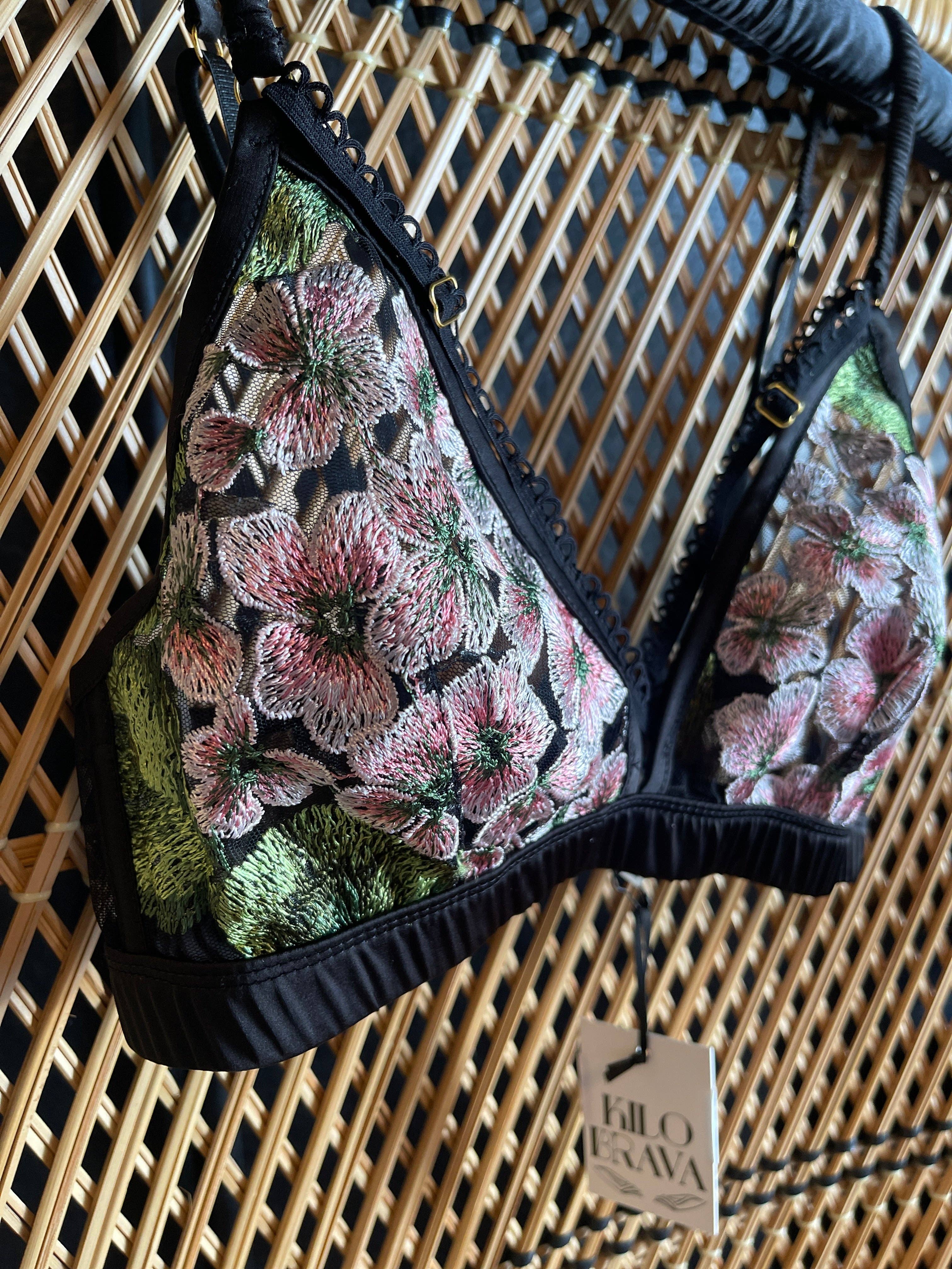 HORTENSIENACHT KILO BRAVA HORTENSIEN NACHT - V-AUSSCHNITT BRALETTE für den Großhandel auf Faire2