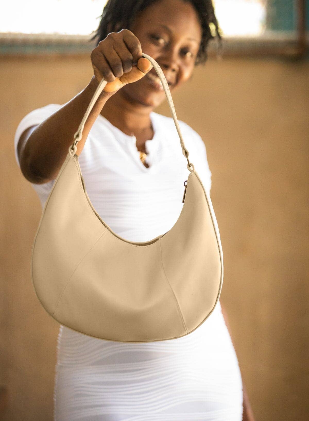 Deux Mains: Haiti Fair Trade - Wholesale Shoulder Bag - Women's - Saddle Shoulder Bag13