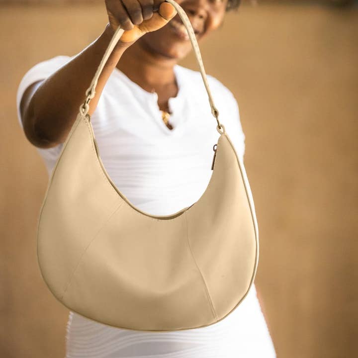 Deux Mains: Haiti Fair Trade - Wholesale Shoulder Bag - Women's - Saddle Shoulder Bag13