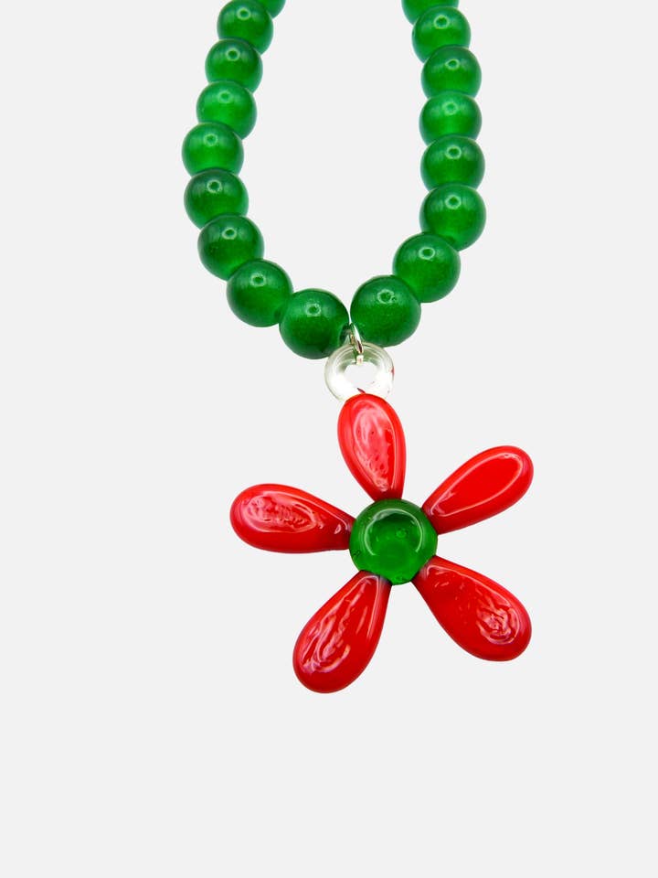 Flor Roja y Verde & Cuentas Verdes para venta al por mayor de Le Club Olive