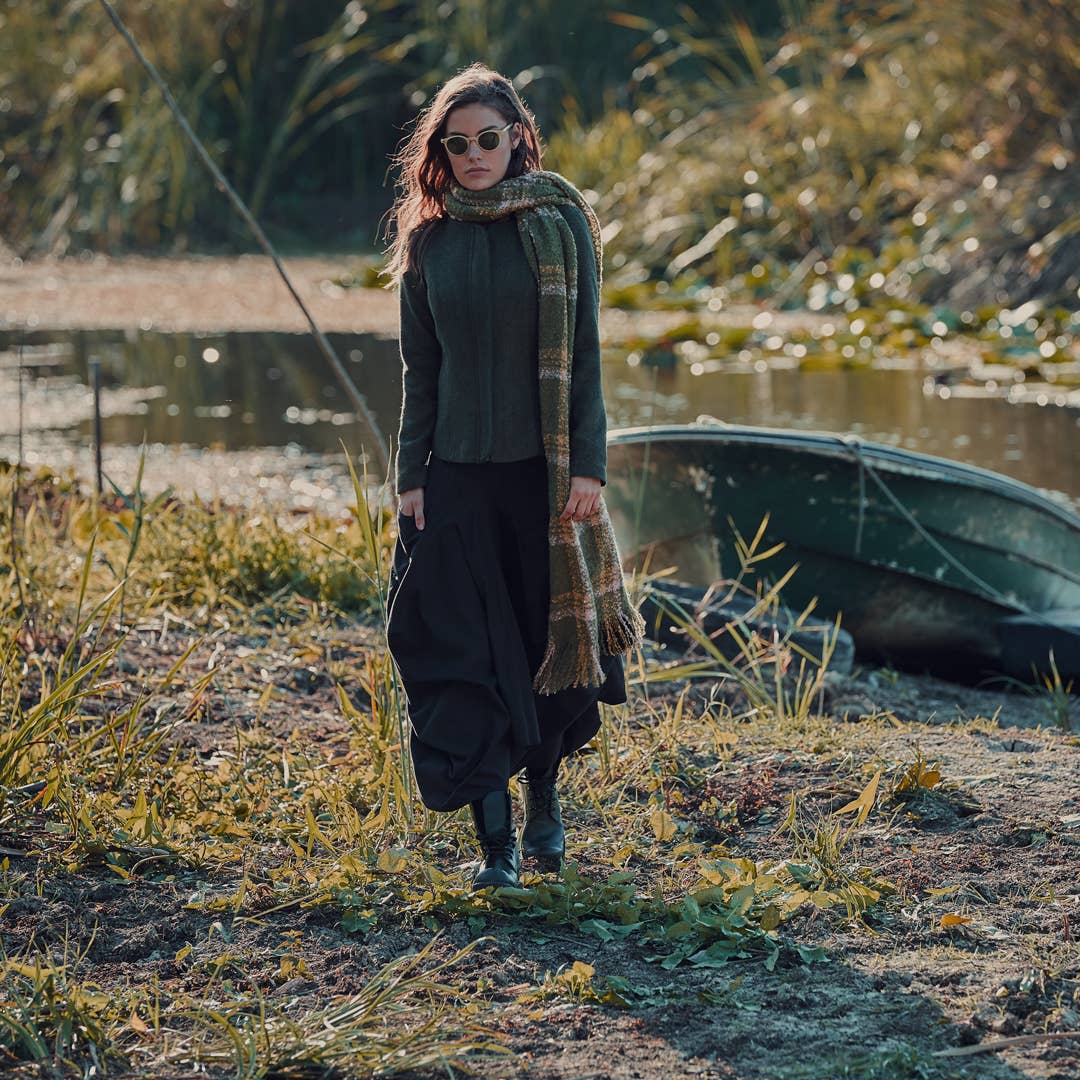 Los Banditos - Wholesale Skirt - Women's - Gypsy Style Elastic Waist Oversize Pockets Black Skirt3