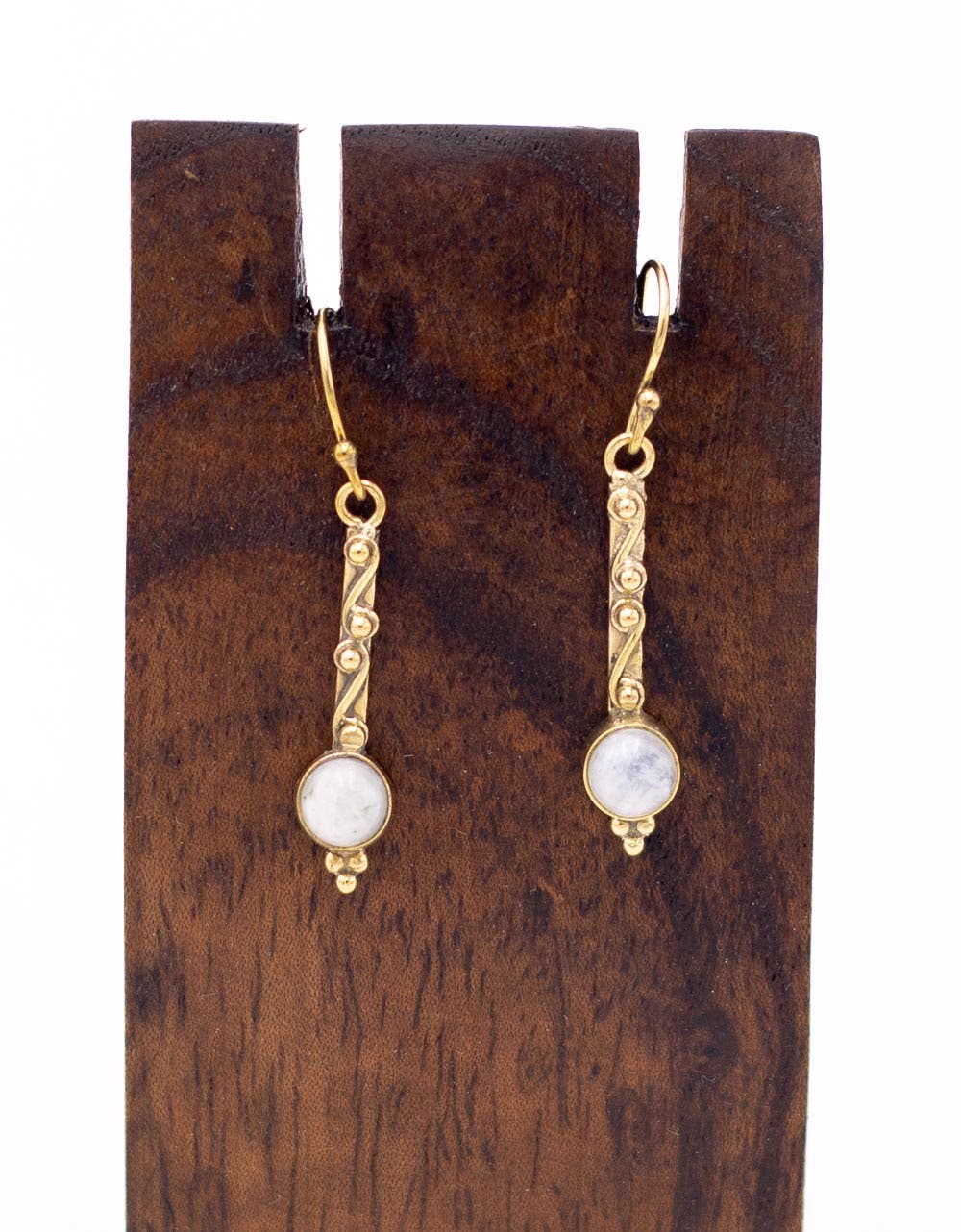 Oro amarillo Pendientes dorados con piedra artesanal | Kimago de venta al por mayor en Faire1