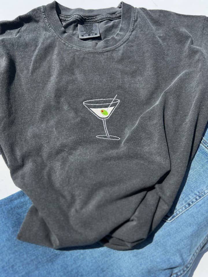Camiseta de manga corta Dirty Martini para venta al por mayor de Amanda Rose Thread Co