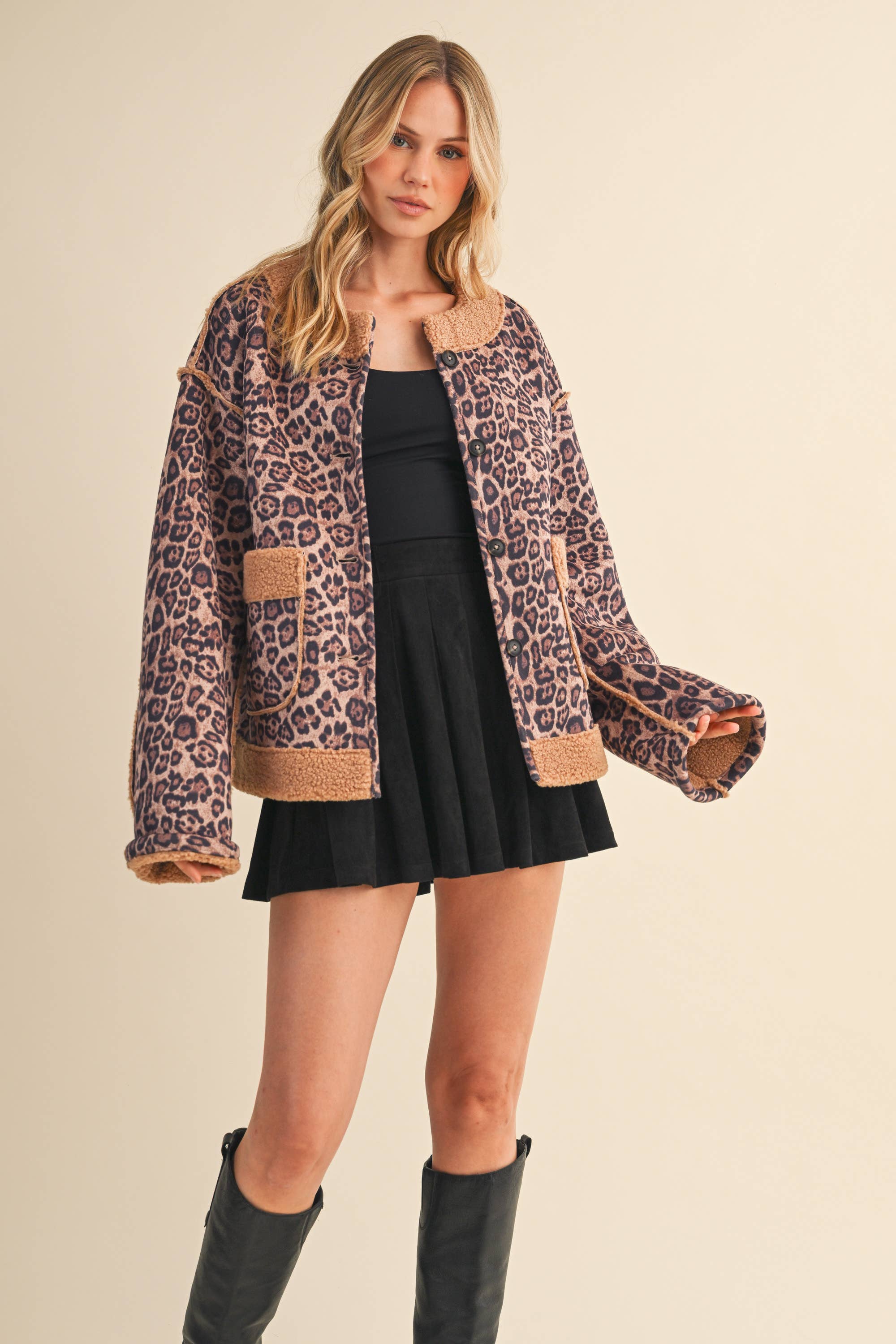 IJ1639 LEOPARD REVERSIBLE TEDDY LEOPARD QUILTED JACKET for wholesale on Faire8