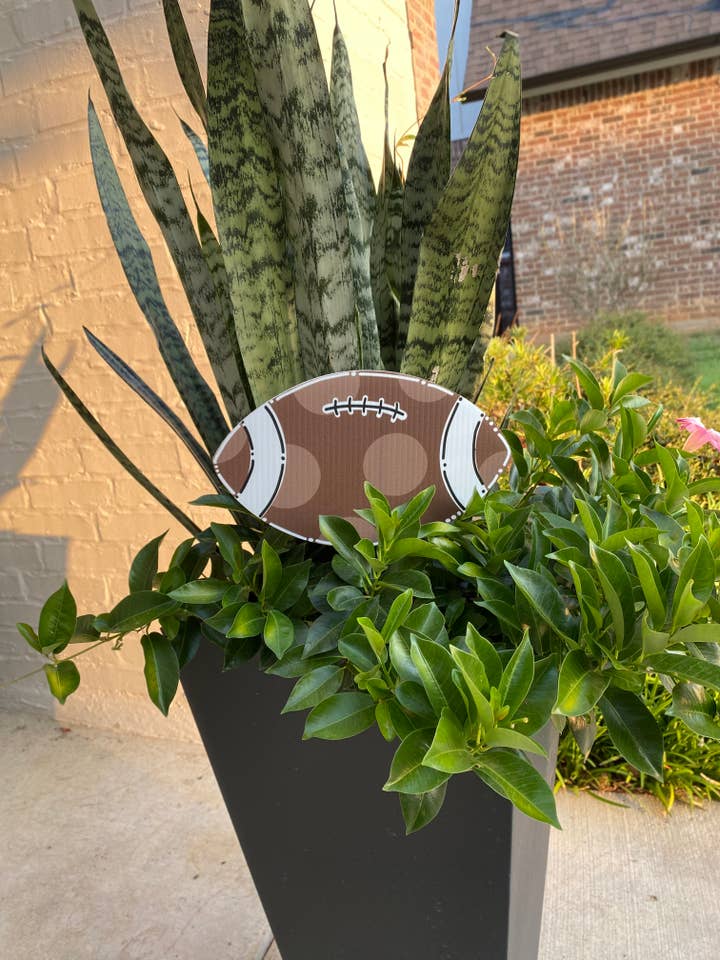 Polkadot Football - Bloempot voor wholesale door Lovely Reese