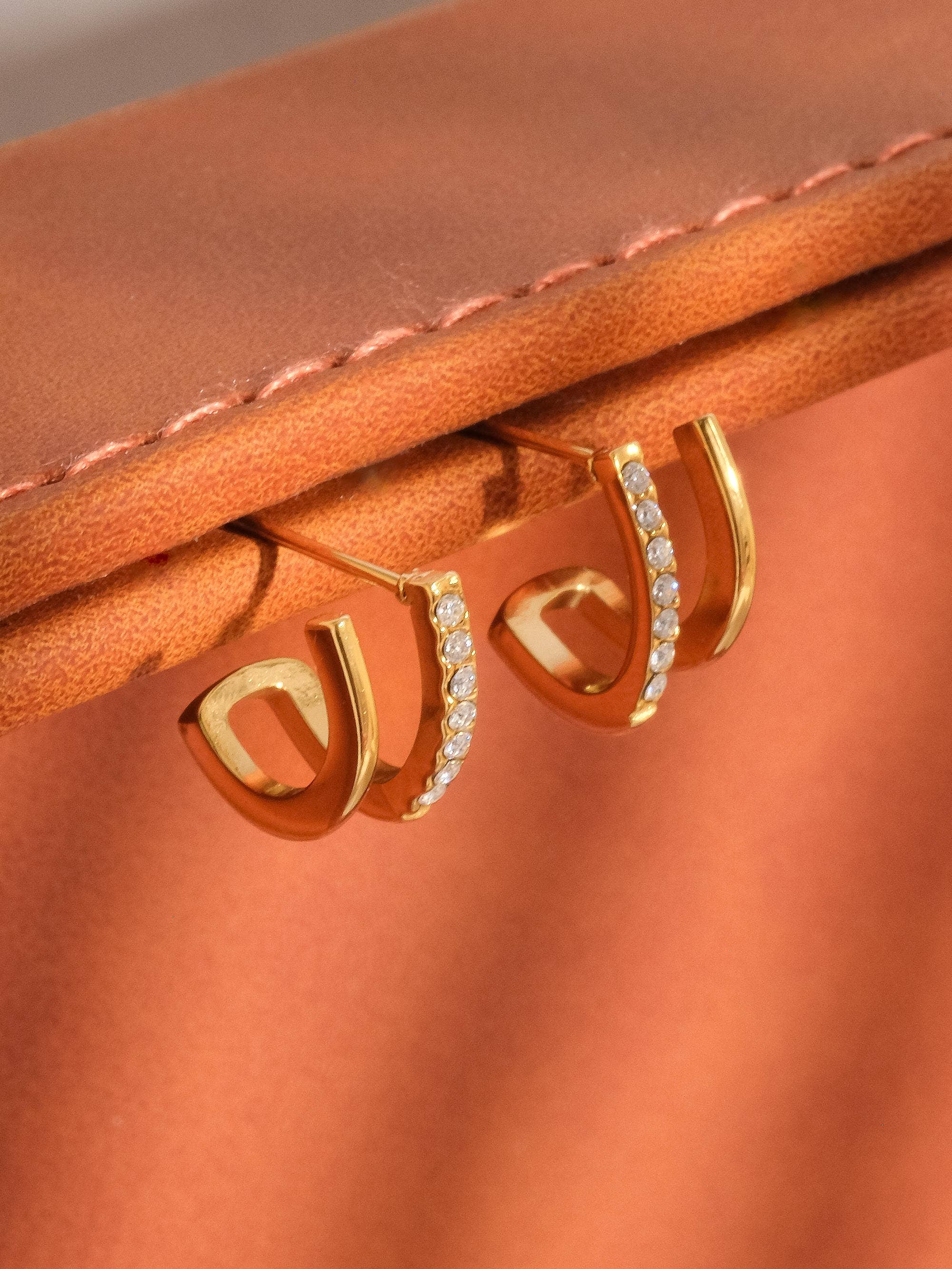 Or jaune Dulce Double Créole Clou en Or 18K Inaltérable avec Zircon Cubique en vente sur Faire3