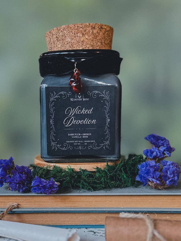 Devoción Malvada para venta al por mayor de Keskiyön Hovi - The Midnight Court