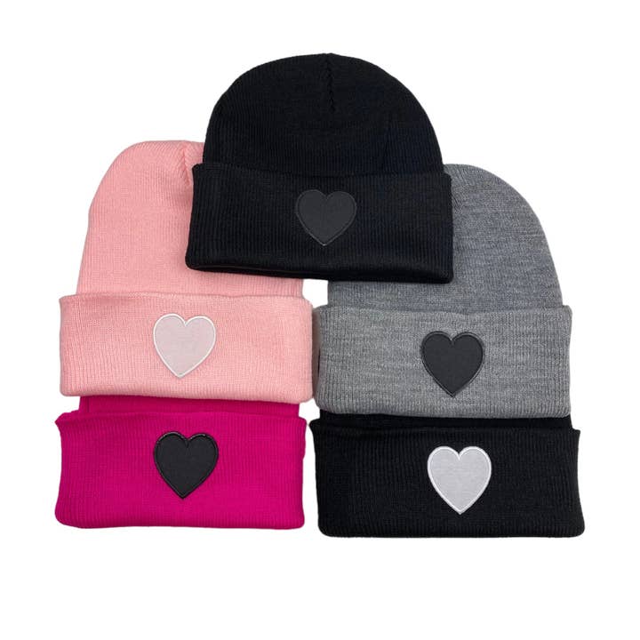 Erry Shop – Engroshandel Beanie - Børn – STRIKHUE I BØRNESTØRRELSE MED SOLIDT HJERTE