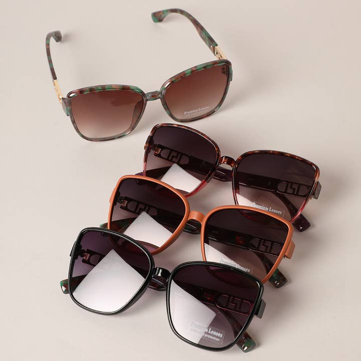 Thin Multicolored Frame Large Lenses Sunglasses for wholesale by Fashion City
