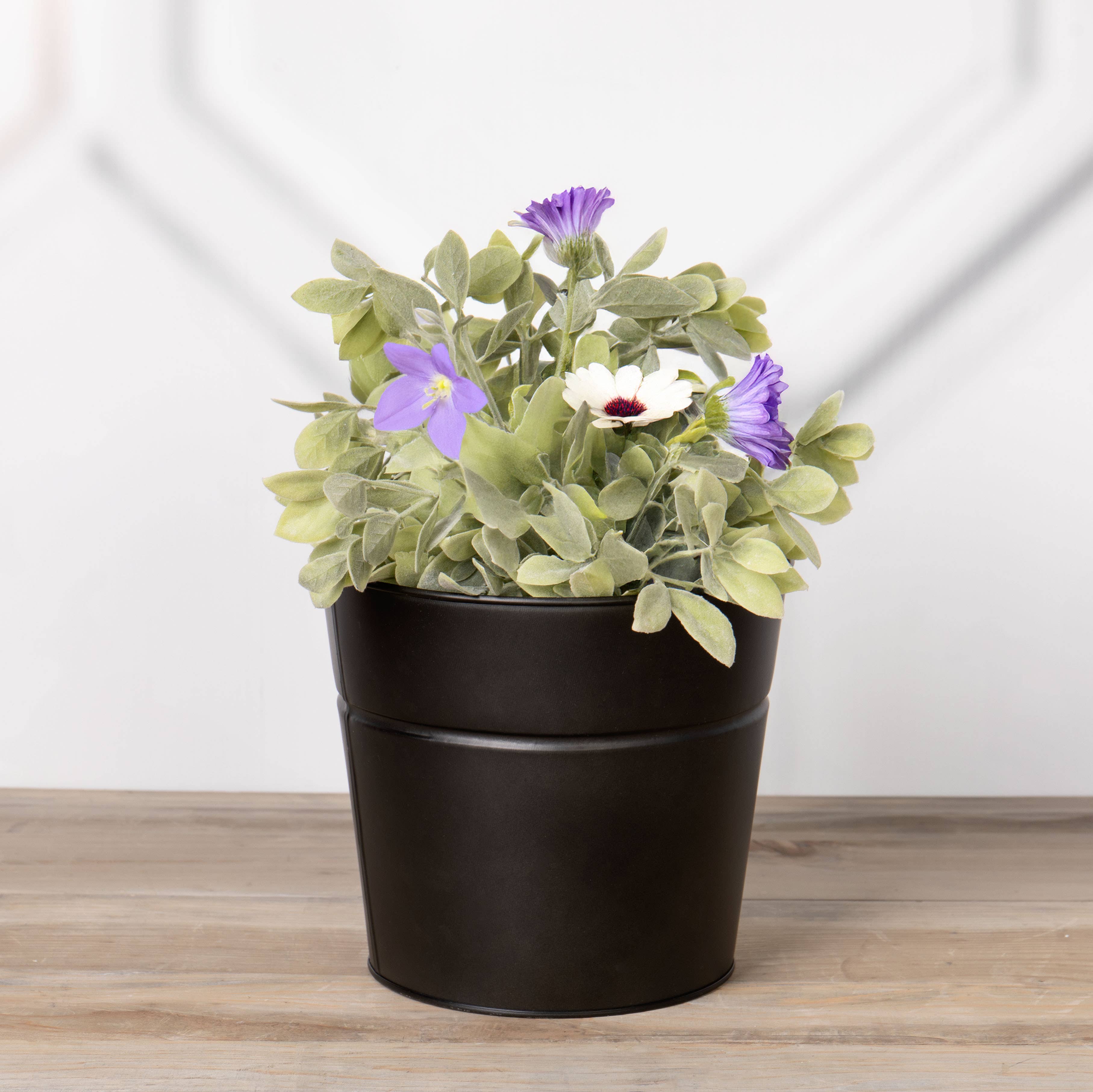 Willow Group - Wholesale Plant Pot - Black Tin Planter w/ PVC Liner 7"D1