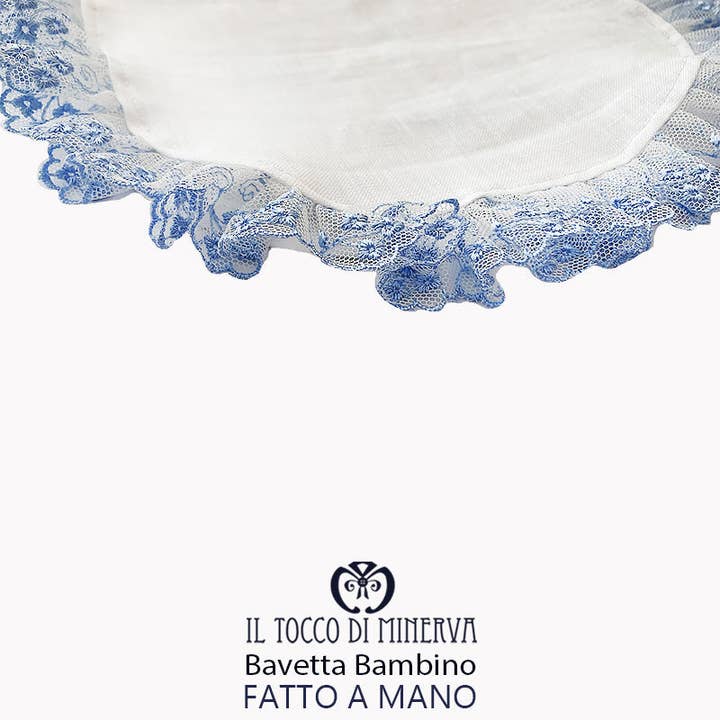 Linnehaklapp för nyfödd med ljusblå spets - Handgjord för wholesale av Il Tocco di Minerva