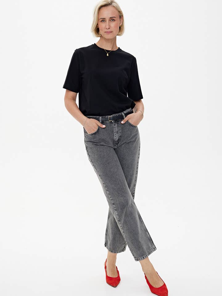 CAPSULE by Agnė Gilytė - Wholesale Jeans - Women's - Jeans 'LA PARISIENNE' | flattering slim fit gray11