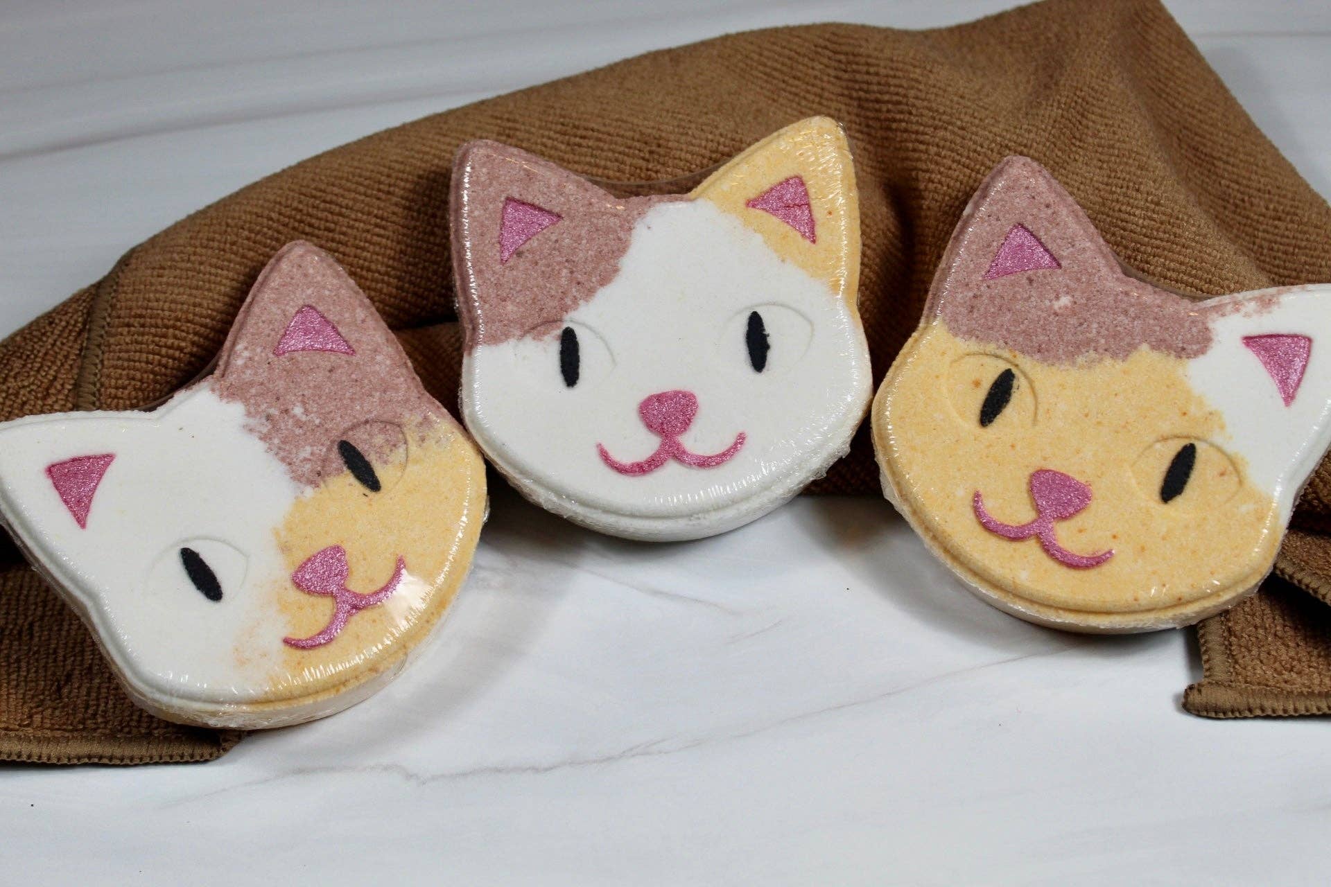 Wicked Bubbles LLC - Wholesale Bath Bomb/Fizz - Bath bomb - 6.5 oz - Cat1