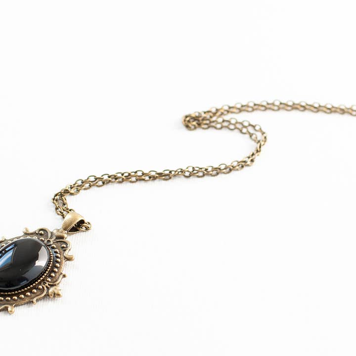 Decadent Designs – wholesale Hänge-/berlockhalsband – Gothic Halsband med svart Onyx hänge och brons kedja