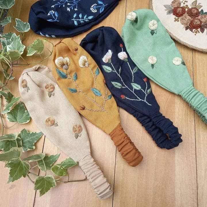 Floral Embroidered Linen Turban, Collection Audrey for wholesale by Quince Fables