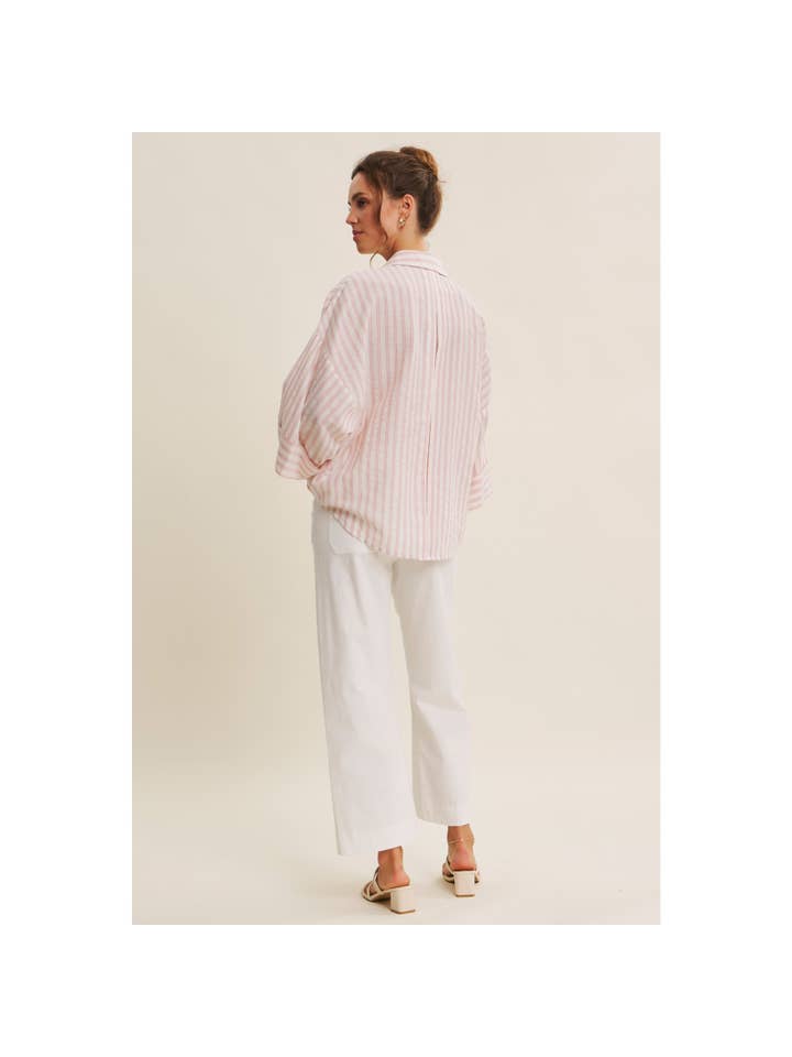 in february – Engroshandel Skjorte med buttondown – til kvinder – PERFEKT STRIBET SKJORTE MED KNAPPER OG BREDE ÆRMER TIL OVERGANGSPERIODEN11