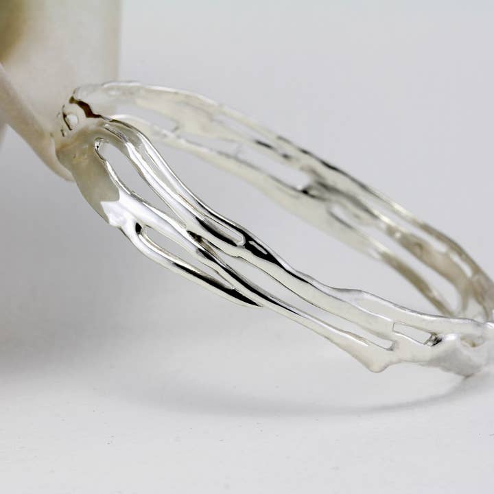 Braccialetto elegante in argento Sterling biologico fatto a mano per la vendita all'ingrosso da parte di Banyan Jewellery