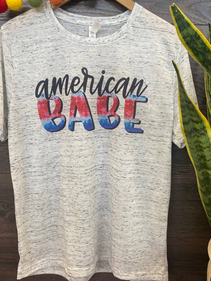 Amerikansk Babe Grafisk Tee för wholesale av Southern Roots