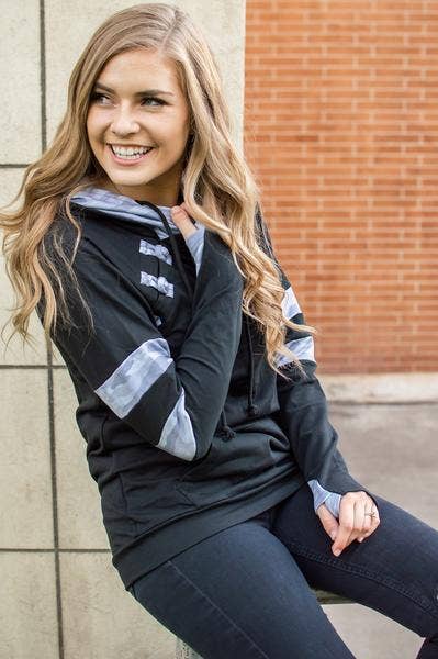 Rogue Society Apparel®️ – Großhandel Hoodie – Damen – Varsity Camo Hoodie jetzt für Kinder erhältlich!1