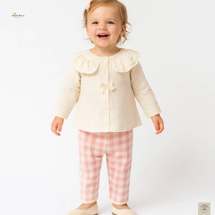 Girls' Ruffled Blouse & Gingham Leggings Set pour la vente par Omnis Pura