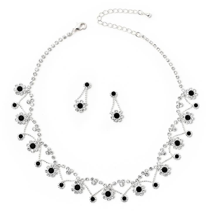 Parure collier et boucles d'oreilles fleur en strass argenté. pour la vente par Cool Crystals