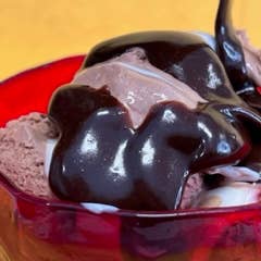 Sundaes Best Hot Fudge Sauce - Wholesale Hot fudge/chocolate spread - Sundaes Best Hot Fudge Sauce Foodservice Gallon Pail4