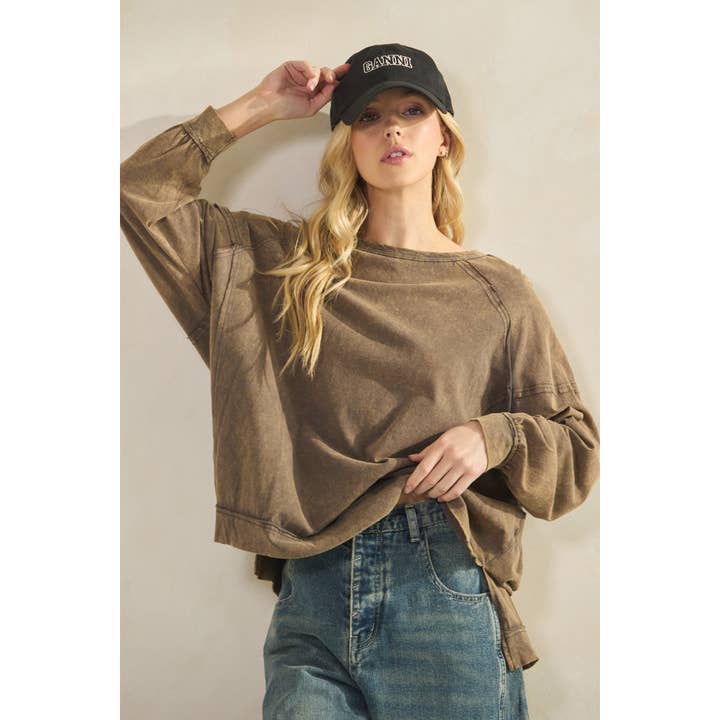 Sage + Fig - Wholesale T-shirt – women's - MINERAL WASH CREWNECK SWEATSHIRT (STC7908)