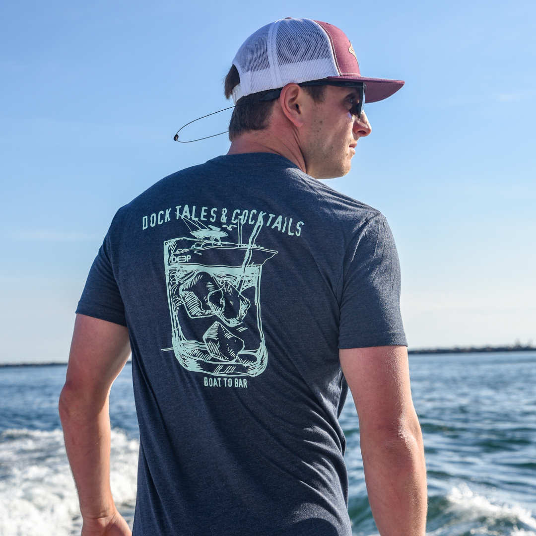 DEEP OCEAN APPAREL - Vente T-shirt sérigraphié – homme - T-shirt Homme "Dock Tales and Cocktails"2