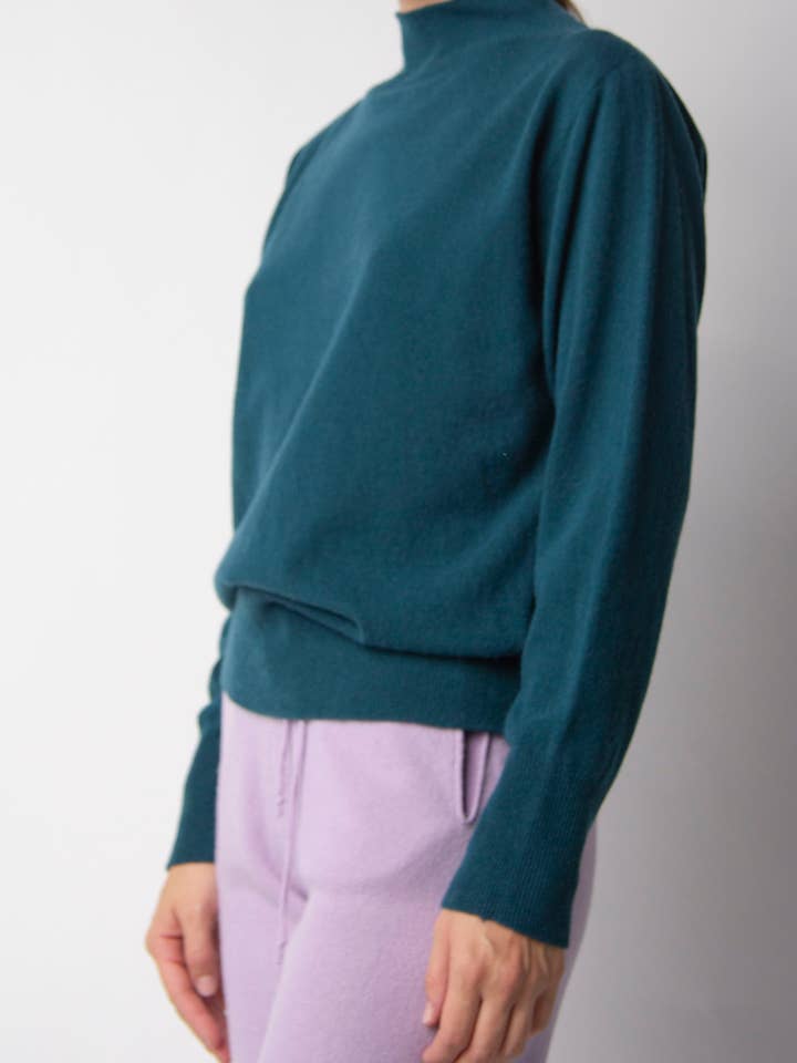 Lèmme - Wholesale Tunic Sweater - Women's - Cashmere Mix Mock Neck 3D Knit
Cashmere Mix Mock Neck 12