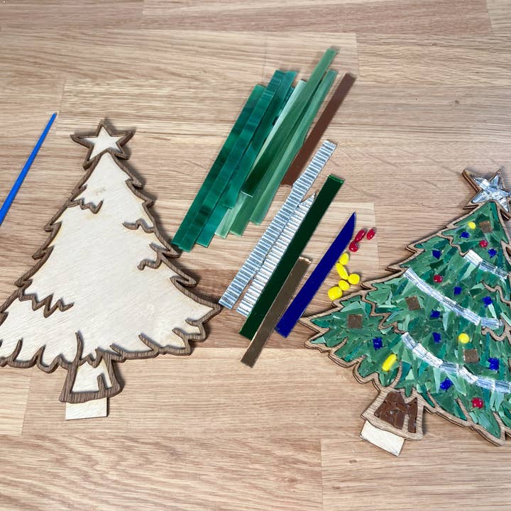 Stained Glass Sundays – wholesale DIY craft kit – DIY Cozy Christmas Eve Paint By Glass Kit4