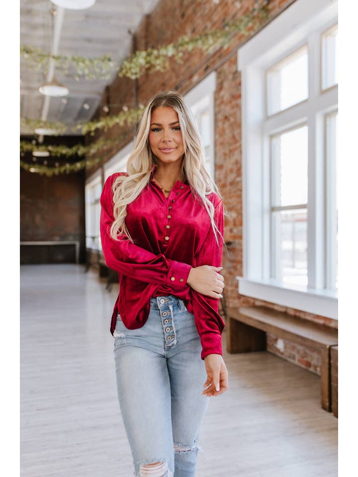 Liam & Company - Wholesale Blouse - Women's - Marjorie Long Sleeve Velvet Blouse | S-2XL