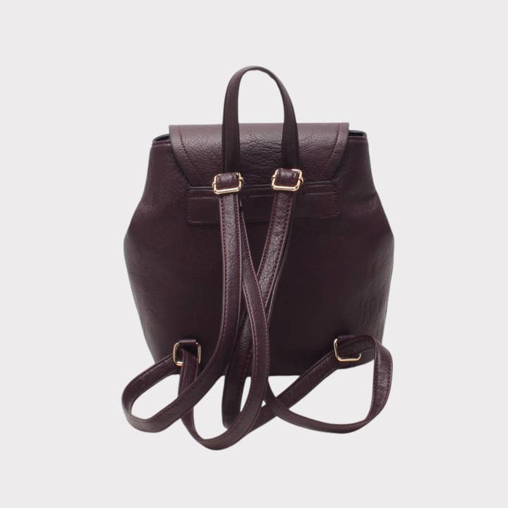 BESTINI - Wholesale Backpack - Women's - Small backpack, magnetic clasp and zipper, with front pocket5