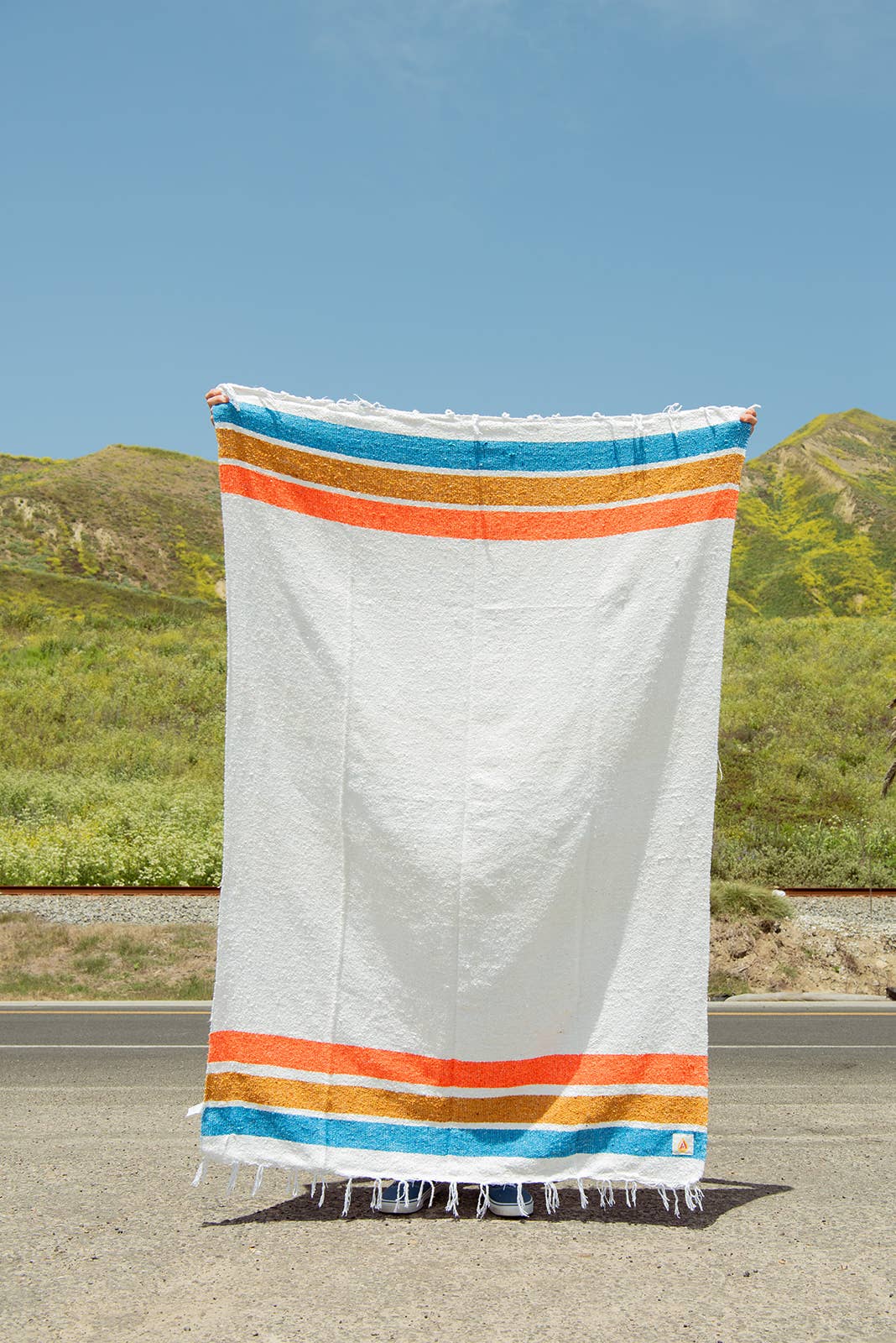 Sundream - Wholesale Throw Blanket - SUNDREAM CUSTOM: CLASSIC THROW + WOVEN LABEL (MOQ 50 UNITS)11