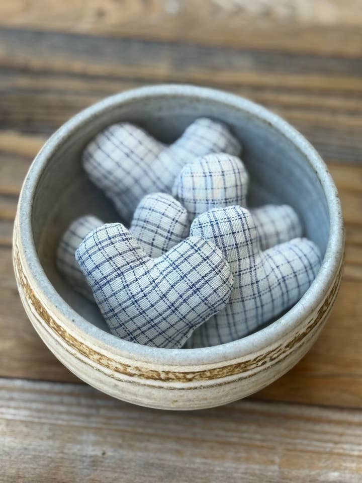 Sachets cœur mini lavande à carreaux bleus et blancs pour la vente par Belle's Nest