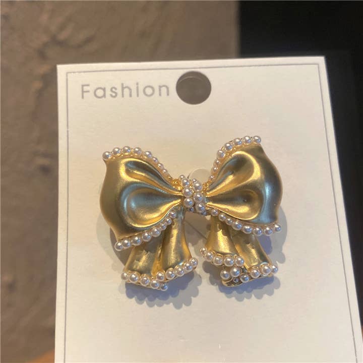 Tourtiwi - Wholesale Brooch - Gold-tone pearl bow brooch