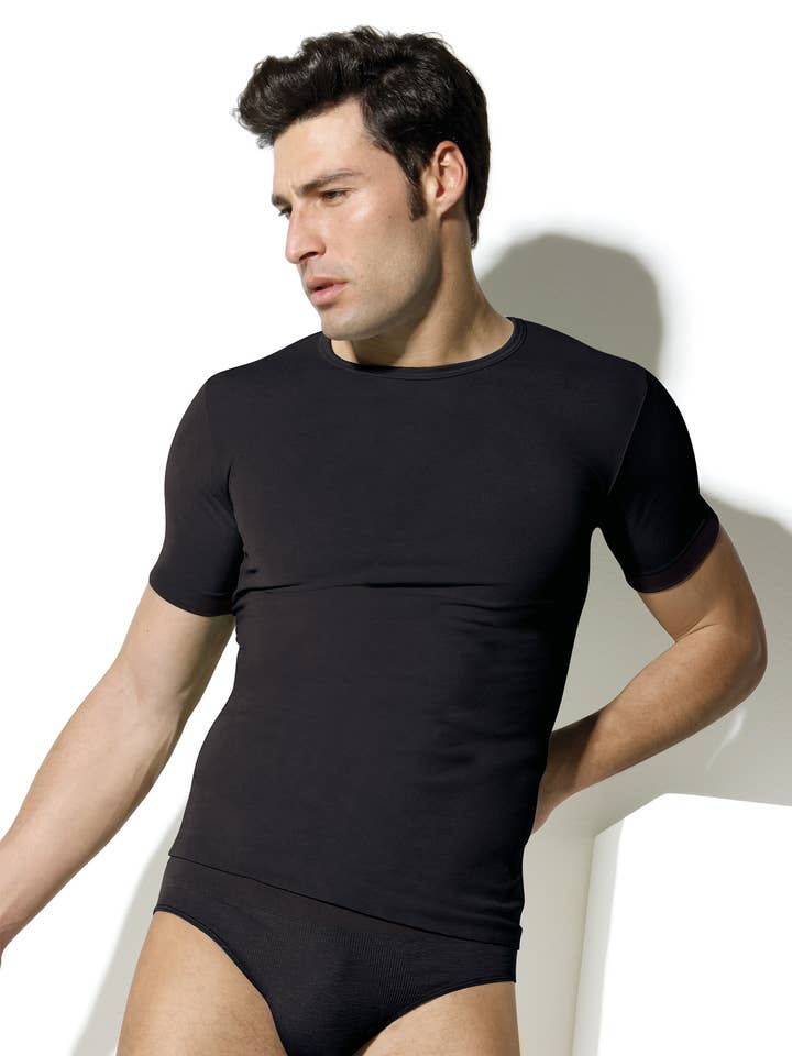 Men's round neck t-shirt, short sleeve in soft microfiber for wholesale by Intimidea