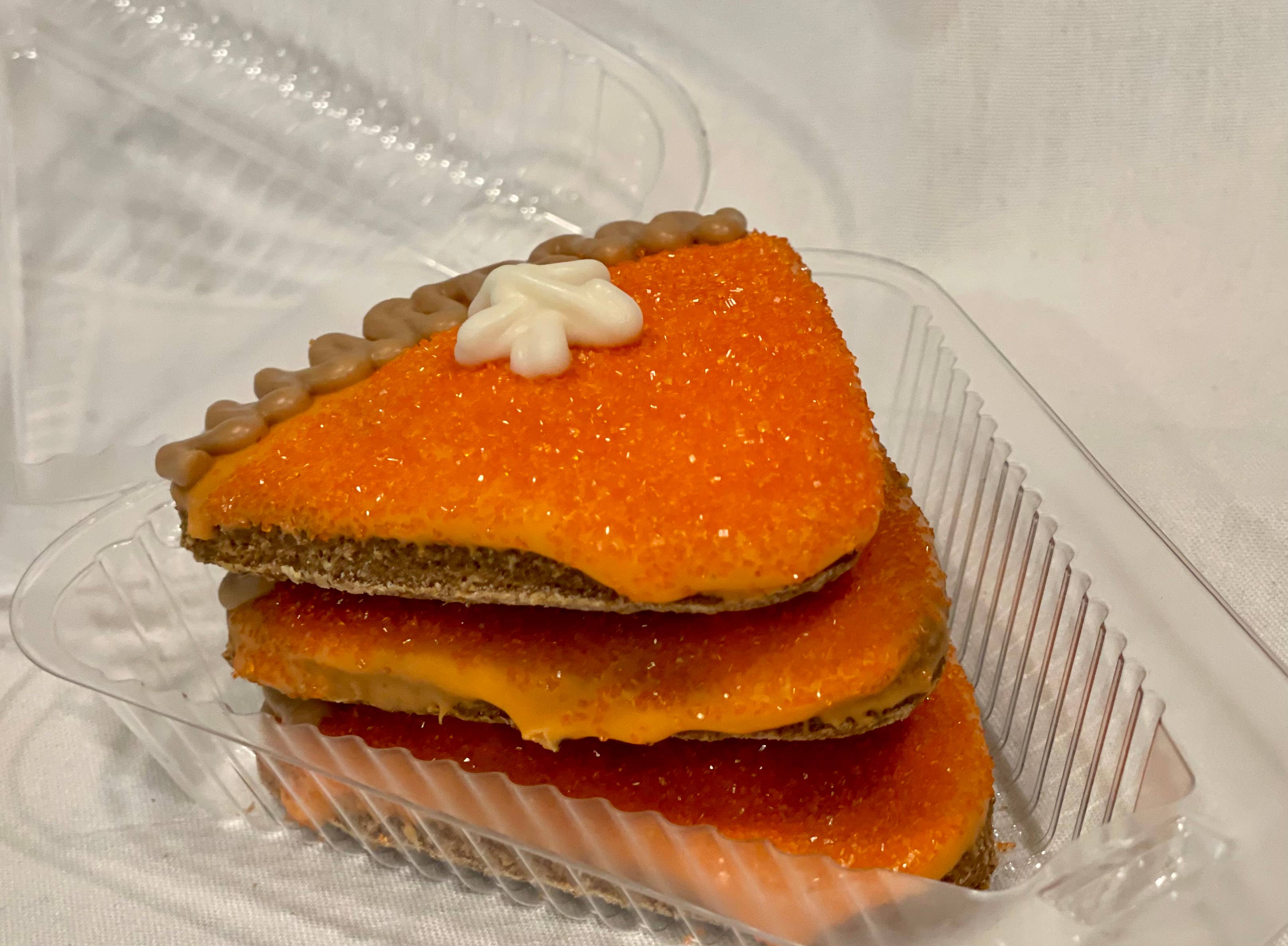 YumYum4DOGS - Wholesale Pet Treats - Dog - PUPkin Pie Slice fall dog treats1