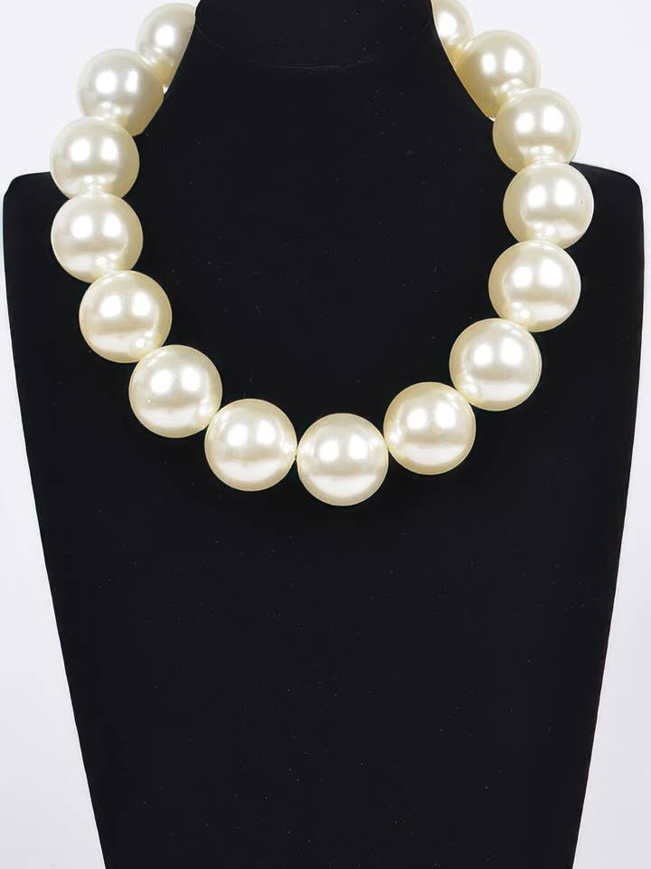 Big Round Pearl Necklace for wholesale by CC Wholesale Clothing