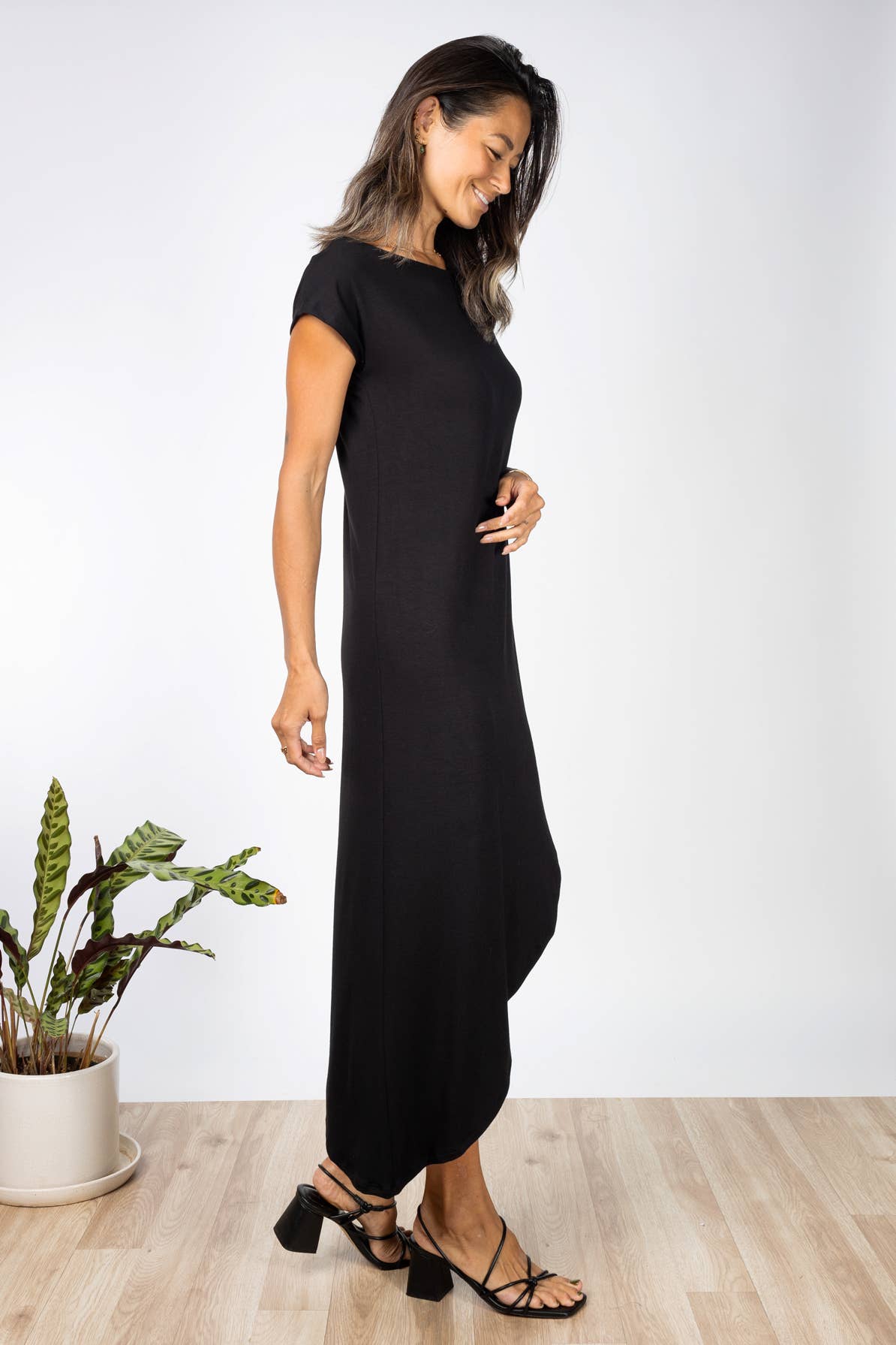 Ten Tomorrow – Großhandel Kleid – Damen – Lola Asymmetrisches Kleid (Black)4