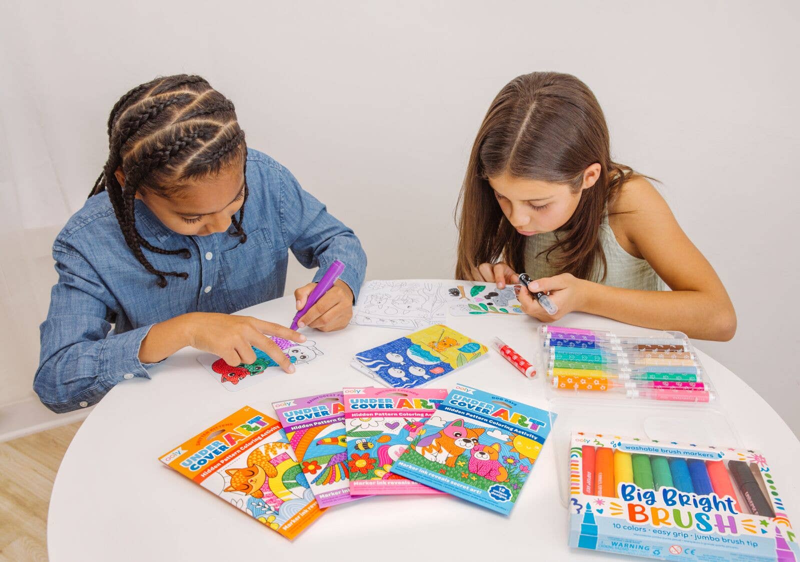 OOLY - Wholesale Coloring & Activity Book - Kids & Baby - Undercover Art: Hidden Pattern Coloring Activity - Unicorn F4