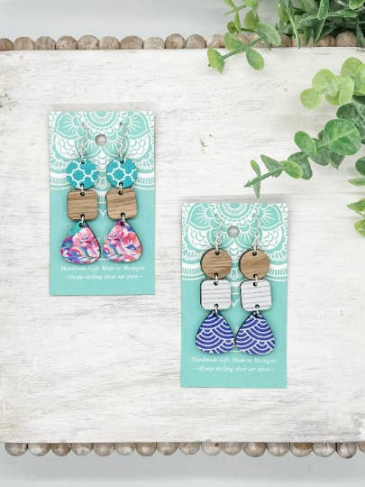 Laserskuren fjäder geometriska trä örhängen för wholesale av Fleece & Fancy