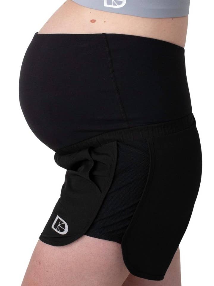 Short de course de maternité pour la vente par Latched