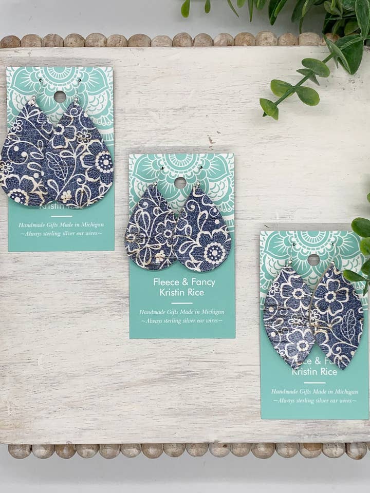 Brincos de cortiça floral denim artesanais por atacado de Fleece & Fancy